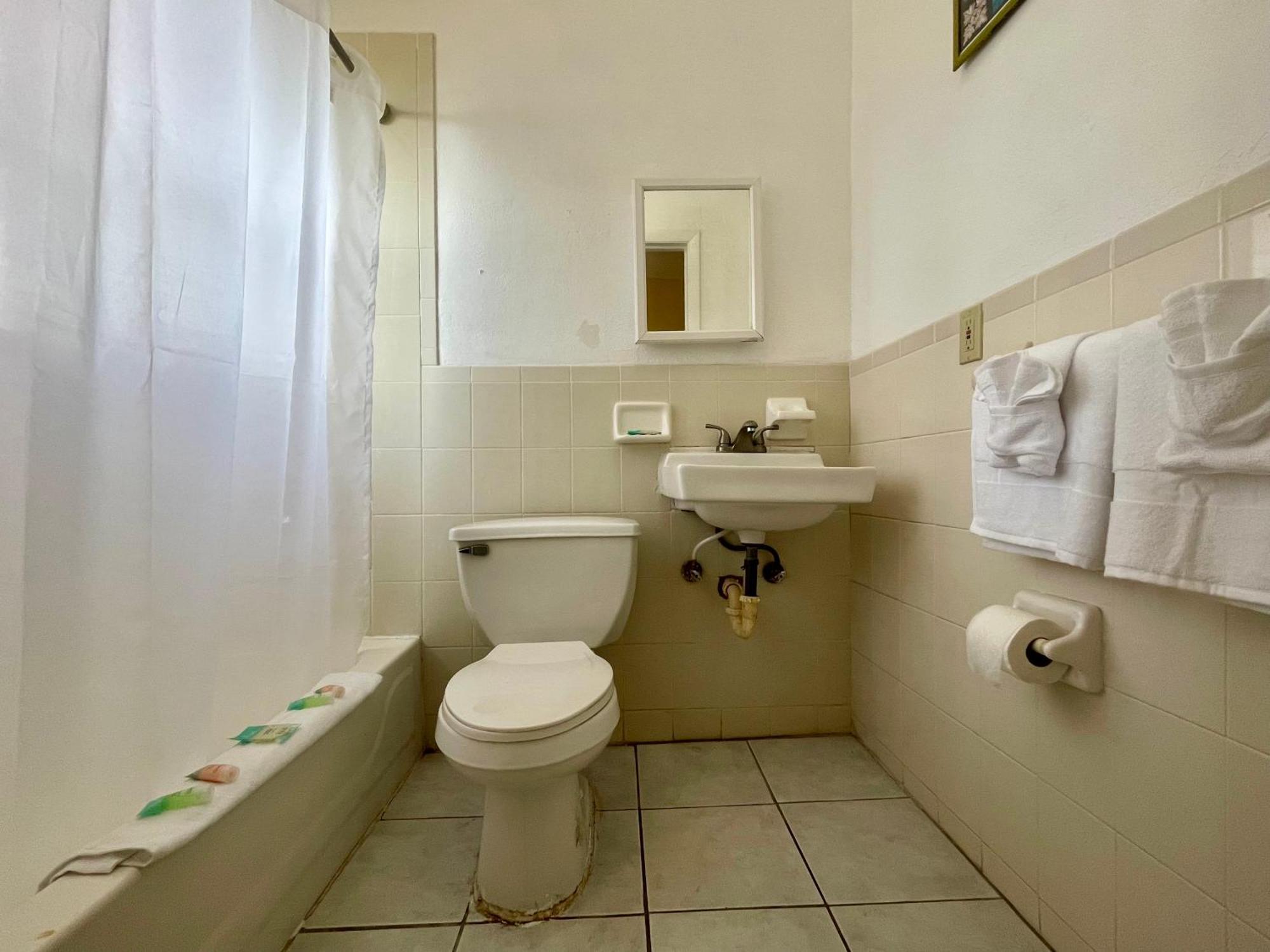 Ocean Holiday Motel เดย์โทนาบีช ภายนอก รูปภาพ